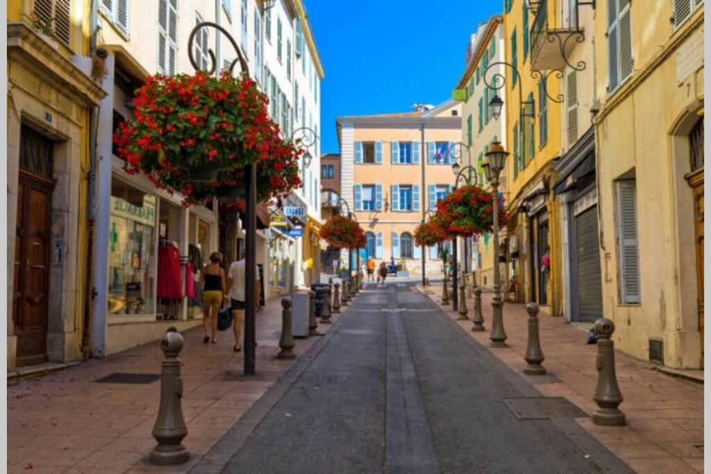Coquet 2 Pieces Coeur Vieil Antibes Apartamento Exterior foto